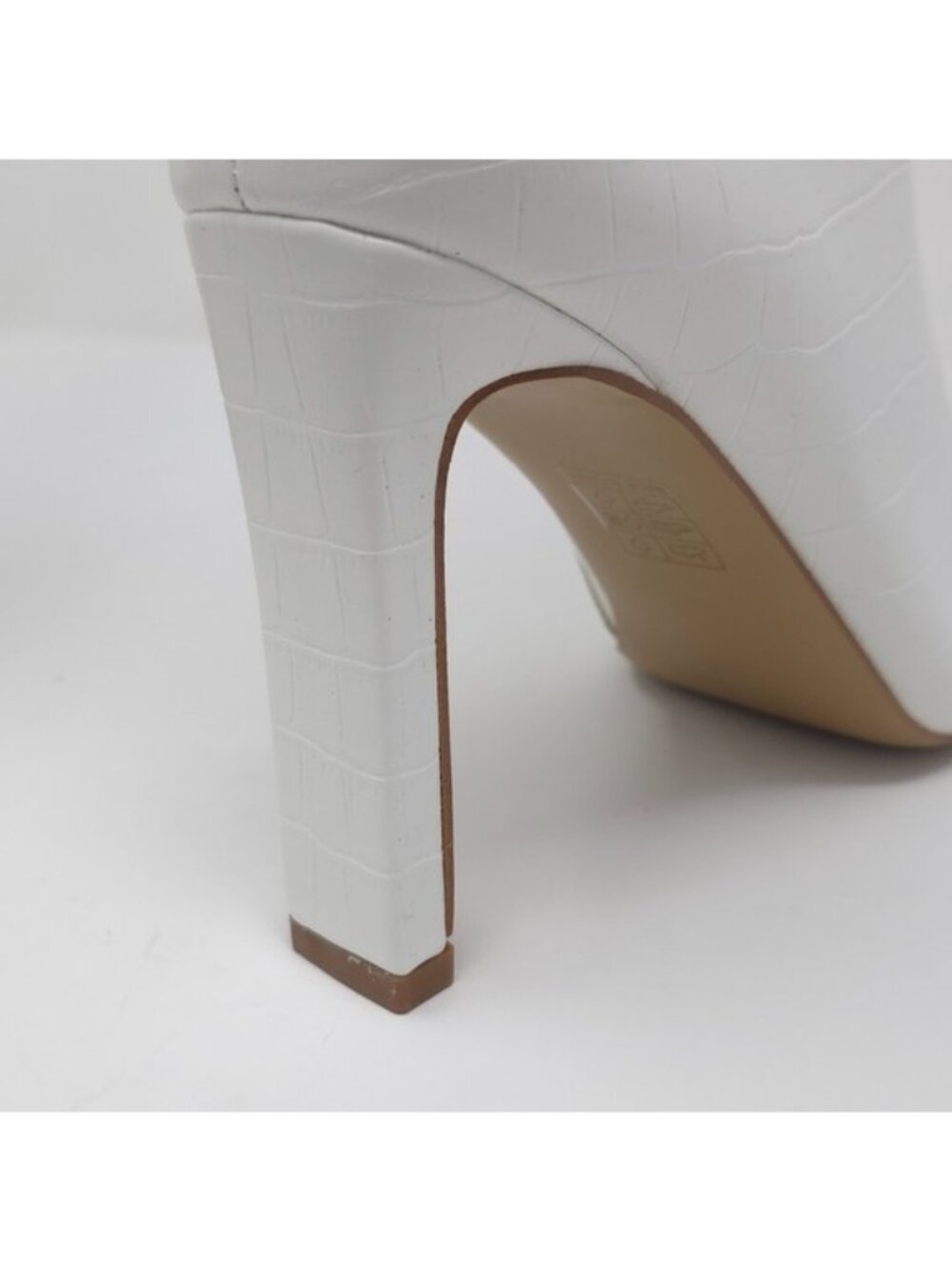 Journee Collection Elanie White Croc Block Heel Ankle Boots US 11 NIB - Picture 8 of 13